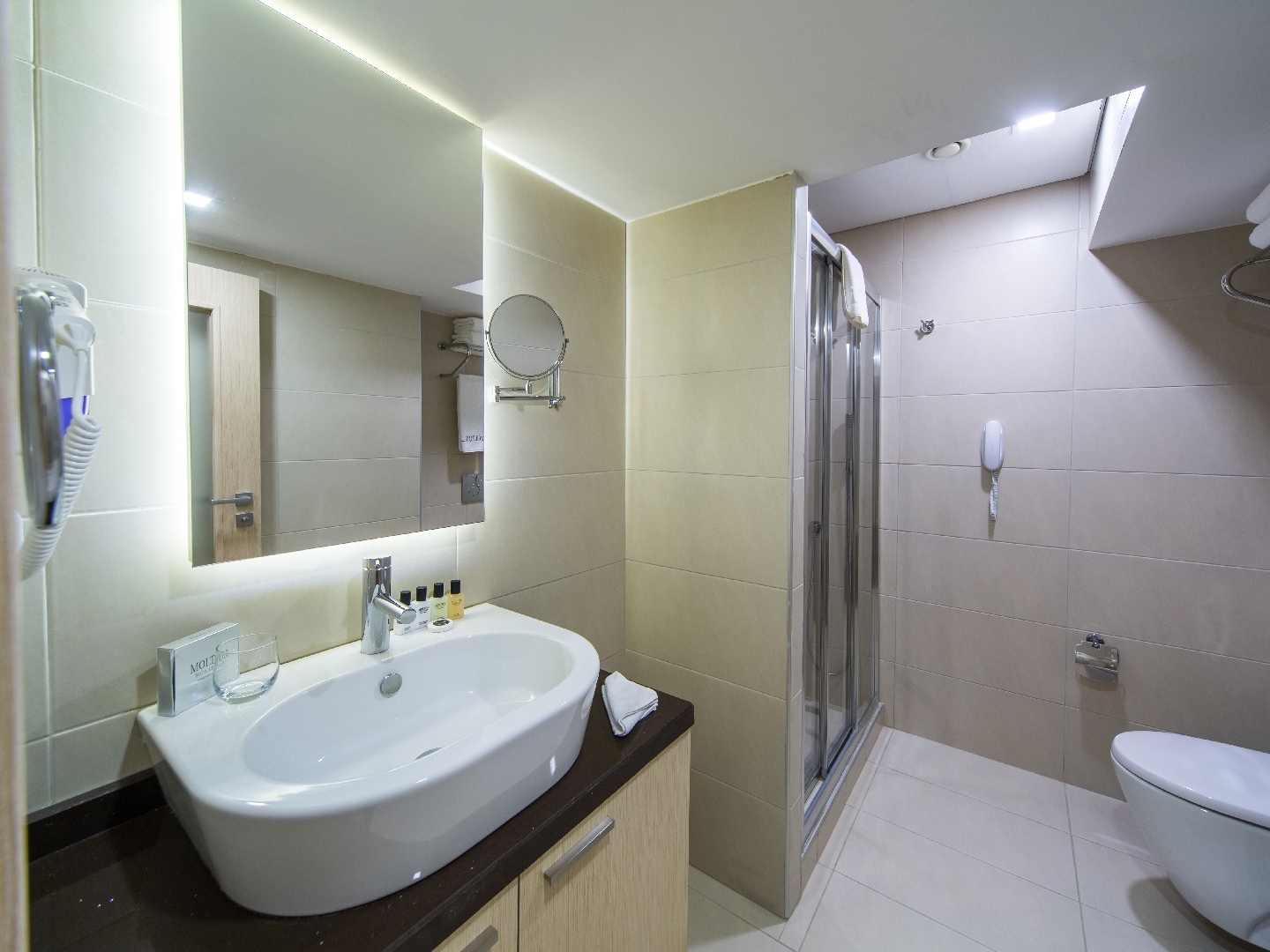 Deluxe Suite Room Monapart Hotel (10)