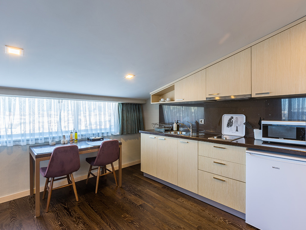 Deluxe Suite Room Monapart Hotel (12)