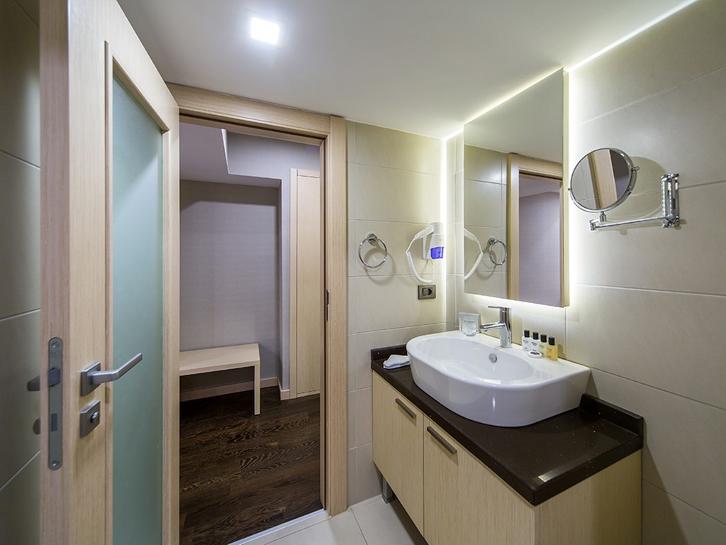 Deluxe Suite Room Monapart Hotel (14)