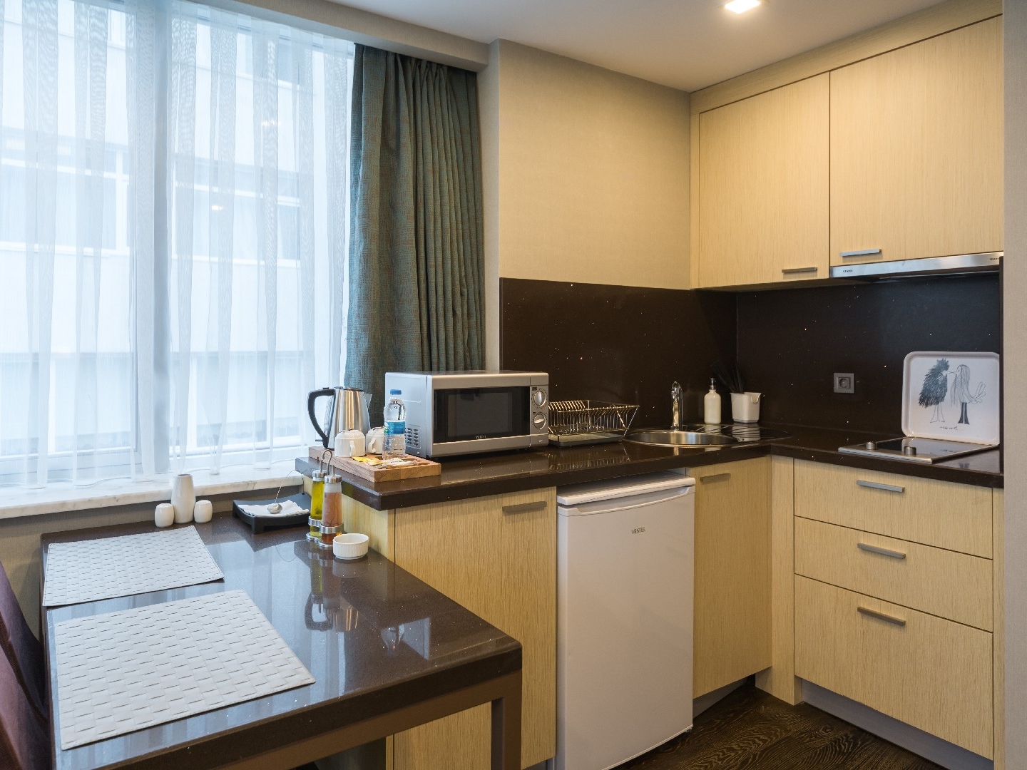 Deluxe Suite Room Monapart Hotel (3)