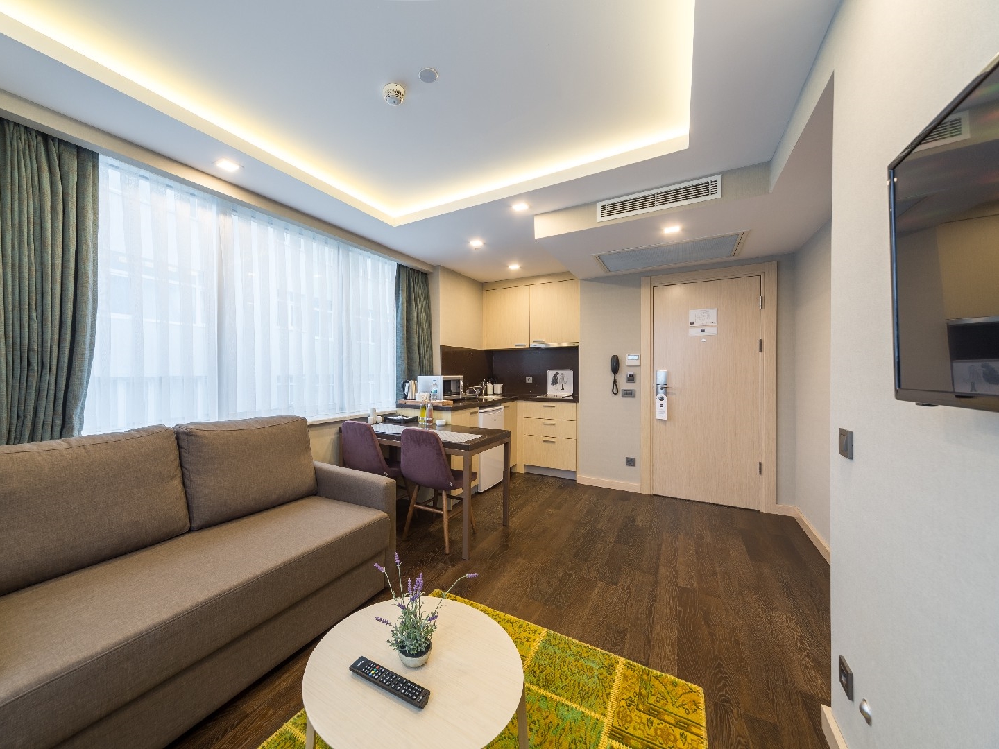 Deluxe Suite Room Monapart Hotel (5)