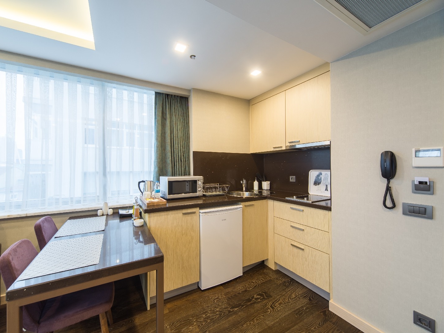Deluxe Suite Room Monapart Hotel (8)